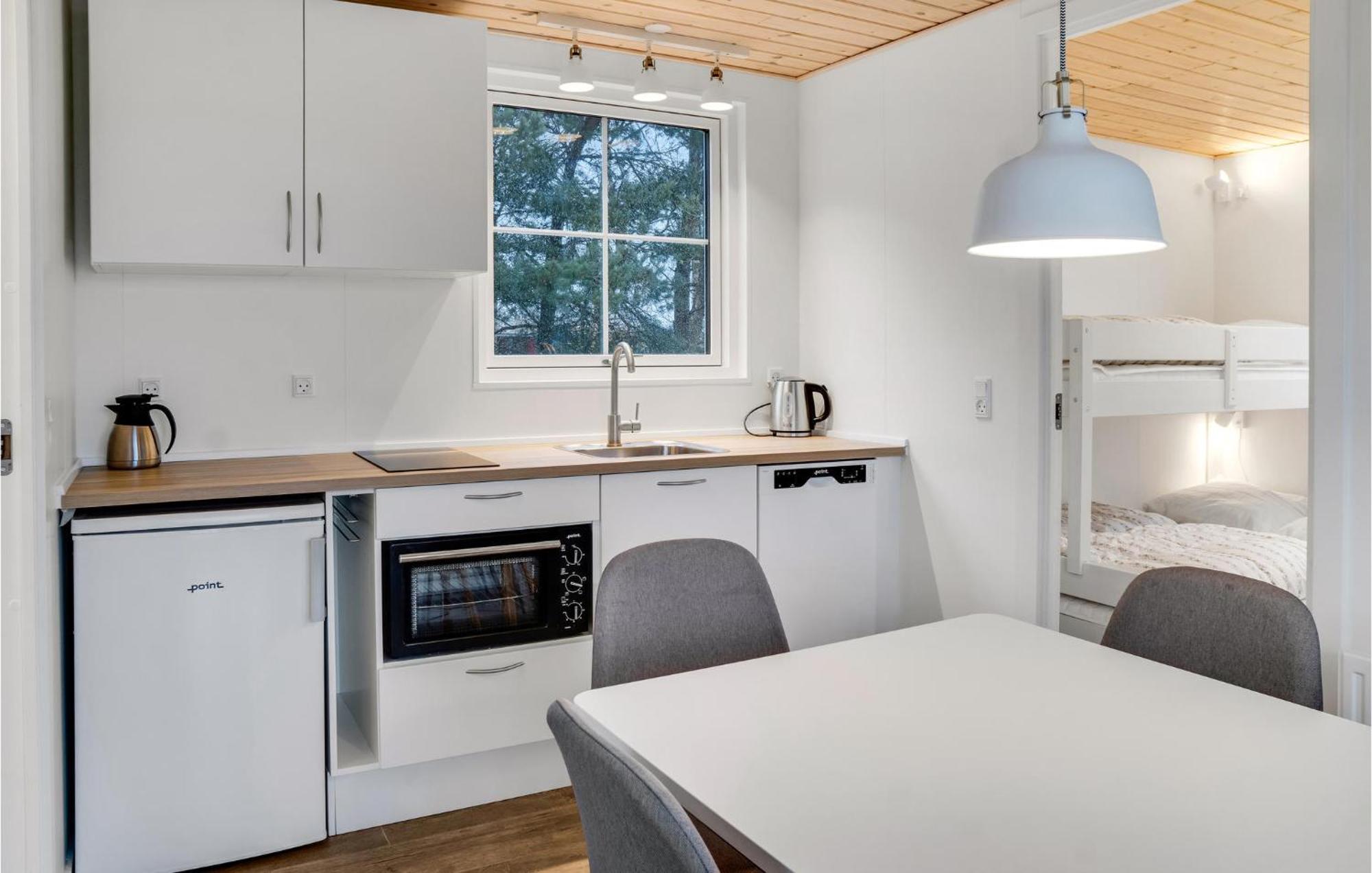 Amazing Apartment In Vaeggerlose With Kitchenette Bøtø By Екстериор снимка