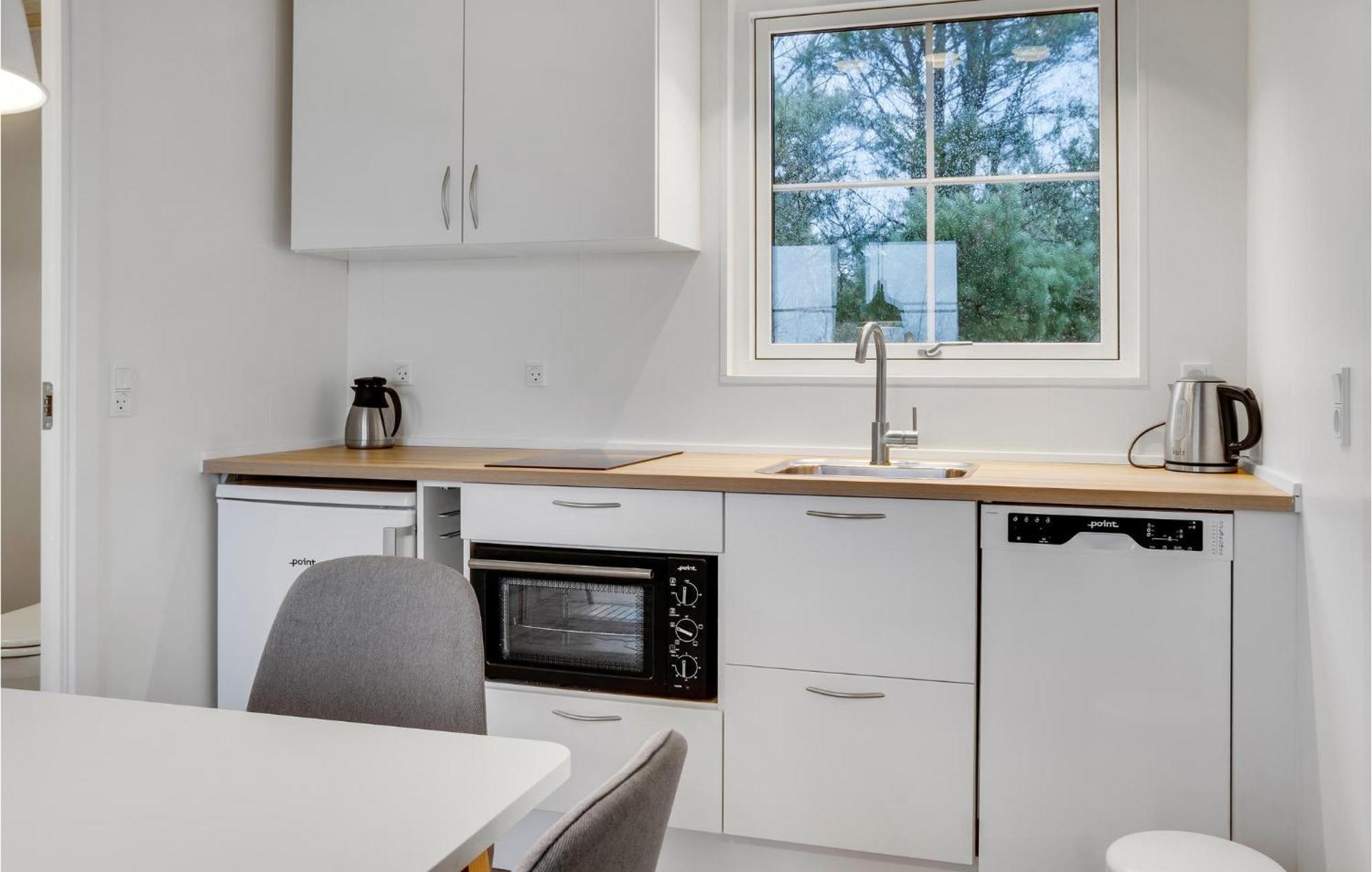 Amazing Apartment In Vaeggerlose With Kitchenette Bøtø By Екстериор снимка